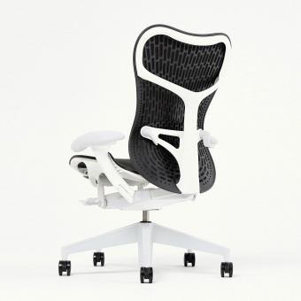 Кресло Herman Miller Mirra 2