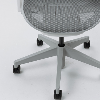 Кресло Herman Miller Cosm