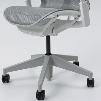 Кресло Herman Miller Cosm