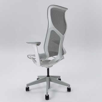 Кресло Herman Miller Cosm