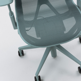 Кресло Herman Miller Cosm